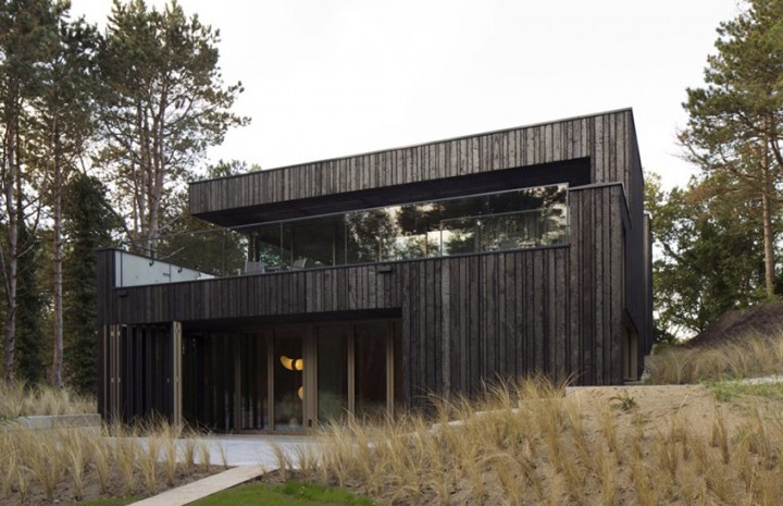 Casa din lemn si metal, cu zero consum de energie