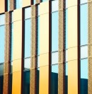 Sticla, materialul paradoxal din constructiile moderne