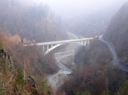 35. Detaliu Viaduct Valea lui Stan decorarea structurii din beton Reparatii Viaduct Valea lui Stan