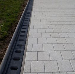 Rigole din beton compact pentru zone cu trafic pietonal  ELIS PAVAJE