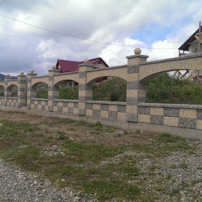 Prefabet Gard spalat arcada - Garduri modulare din beton pentru curte si gradina Prefabet