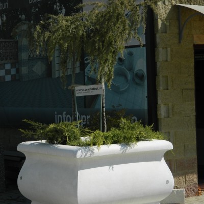 Prefabet Jardiniera Sardinia - Jardiniere si ghivece decorative pentru curte gradina spatii comerciale parcuri si parcari