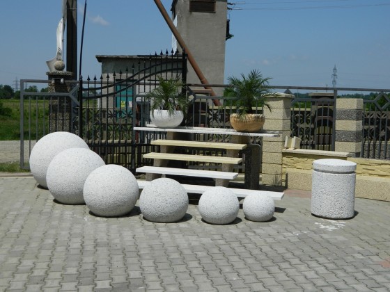 Prefabet Bolarzi - Mobilier urban din beton si piatra spalata Prefabet
