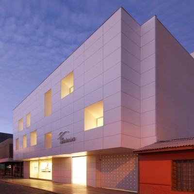 TRESPA OFFICE BUILDING CAJA, Chile - Placaje HPL pentru fatade si pereti interiori TRESPA