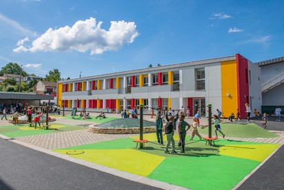 SCHOOL COMPLEX CONDORCET ROUSSILLON, Franta METEON Placaje HPL pentru fatade si pereti interiori