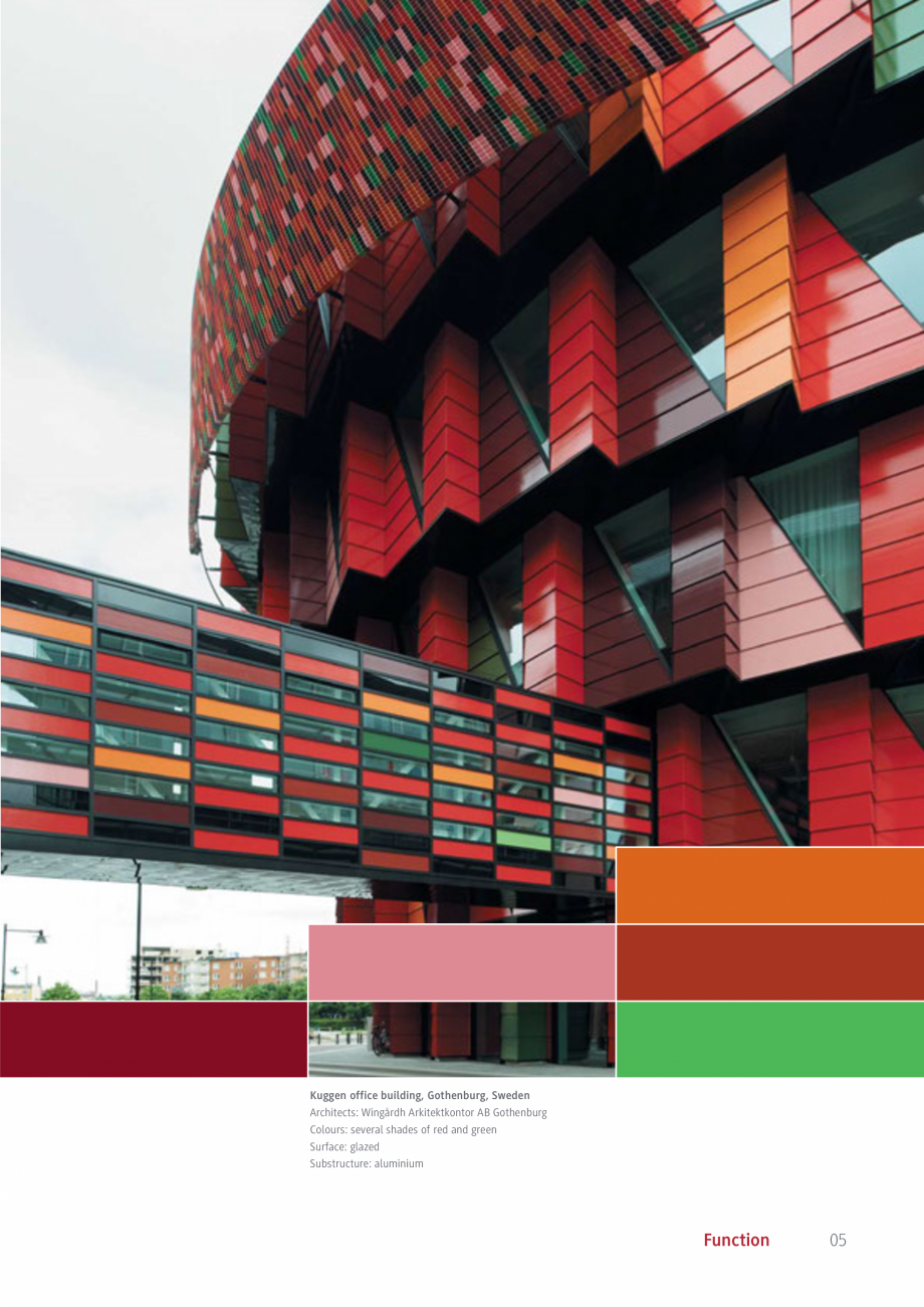 Pagina 5-Placi ceramice pentru fatada MOEDING LONGOTON Catalog, brosura Engleza he terracotta
tile at the top...