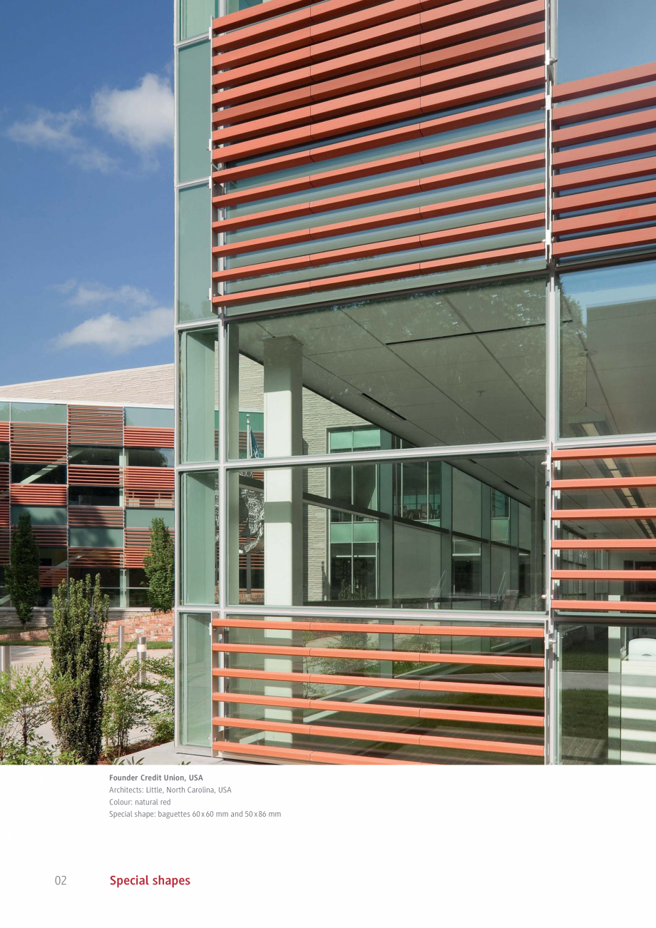 Pagina 2-Baghete si parasolare MOEDING LONGOTON, ALPHATON Catalog, brosura Engleza tch the MOEDING façade...