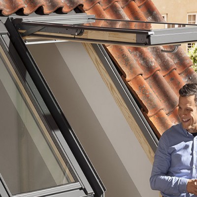 VELUX Exemplificarea utilizarii ferestrei de mansarda ca iesire pe terasa - Solutii pentru extinderea spatiului la