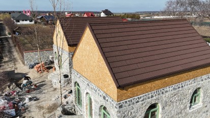 Acoperis Novatik NATURA WOOD WOOD Tigle metalice cu acoperire de roca vulcanica