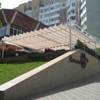 LLAZA Pergola Ellit Mino - exemplu de utilizare - Pergole solare pentru gradina curte sau terasa