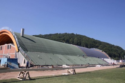 Centrul de Agrement Trotus cu acoperis verde ultrausor 7 Acoperis verde extensiv ultrausor Centrul de Agrement