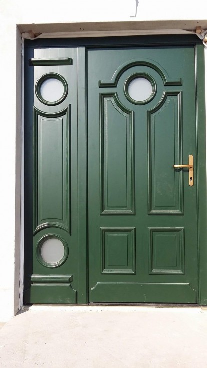 Usa de lemn - culoare verde WOODEN DOORS INTERNATIONAL Usi din lemn stratificat pentru exterior