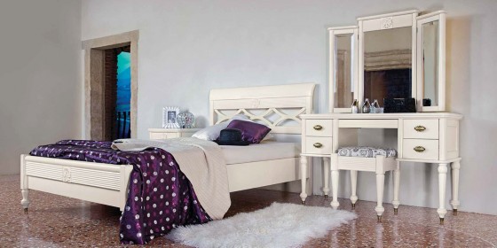 MAVIS Dormitor crem pat traforat Monte Cristo - Mobilier pentru dormitor din lemn masiv MAVIS