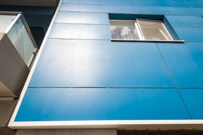 Detalii - placi de fibrociment tepePAN vopsite la comanda - albastru Unique Pro Proiect rezidential Metropolitan