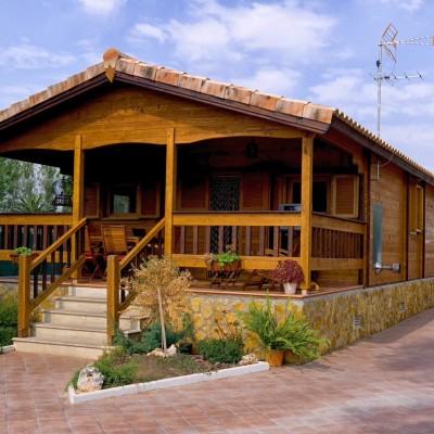 DOXAR Casa pe structura de lemn - Case pe structura de lemn masiv sau lamelar DOXAR