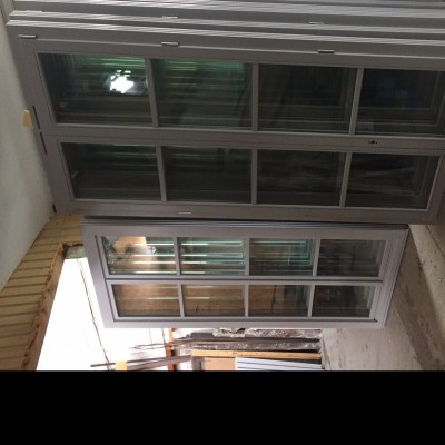 DOXAR ferestre pregatite de livrare - Ferestre din lemn cu rezistenta la vant clasa C si