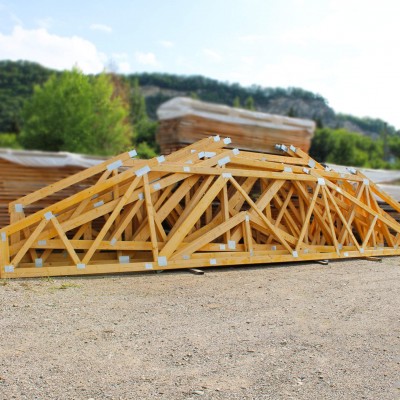 DOXAR Ferme placi multicui - Sarpante din lemn masiv si lemn stratificat pentru rezidential si industrial