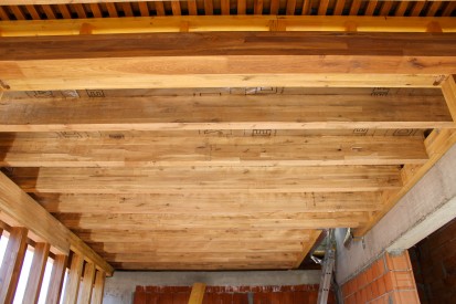 Sarpanta din lemn de stejar Sarpanta din lemn de stejar