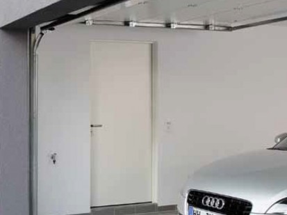 Exemplificarea utilizarii usii pentru acces din garaj H3D Usa de interior pentru accesul din garaj in