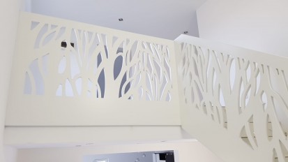 Balustrada Arbore Serpi Balustrada din MDF vopsit, cu stalpi ornamentali si mana curent