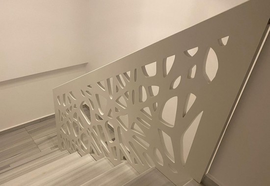 Balustrade decorative din MDF vopsit pentru scari si trepte de interior Paravane Decorative
