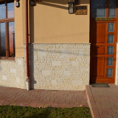 DECOR LIMESTONE Detaliu fatada - amenajare cu piatra naturala - Piatra naturala pentru placari interioare exterioare