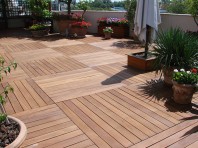 Deck-uri pentru terase din lemn de esente cu densitate ridicata