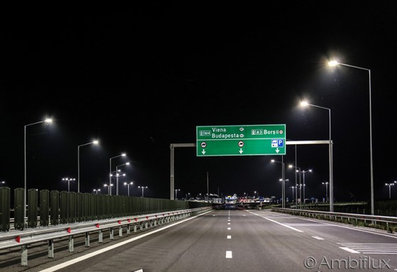 AMBIFLUX Corpuri de iluminat Ambiflux Traffic pentru Autostrada A3 - Corpuri de iluminat industrial pentru depozite