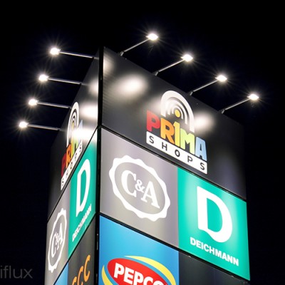 AMBIFLUX Utilizarea corpului de iluminat Ambiflux Arena 12 - iluminat panou publicitar Prima Shops - Corpuri