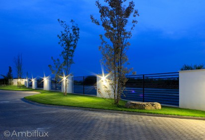 Utilizarea corpului de iluminat Ambiflux Arena 12 pentru iluminat perimetral Solay Private Events Resort Corp de