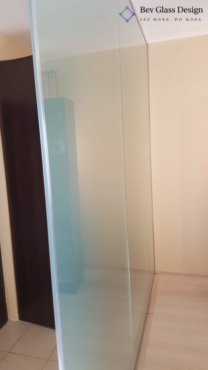 Compartimentare interioara din sticla Compartimentari din sticla pentru spatii interioare