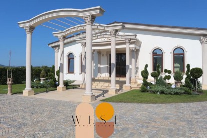 Coloane vazute de aproape Profile decorative din polistiren pentru fatade 