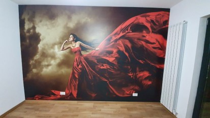 Fototapet - model cu femeie in rochie rosie PRINTDREAM REAL Fototapet personalizat