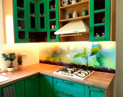 Bucatarie verde cu geam personalizat - model cu planta GEAM PERSONALIZAT  Sticla decorativa printata pentru bucatarie