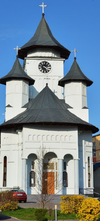 Vedere de aproape orologiu - Falticeni Biserica Ortodoxa ORAEXACTA SYSTEMS Orologii exterioare pentru cladiri