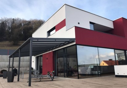 Terasa vazuta de aproape TERASE DIN ALUMINIU&GLASS SYSTEM Terase cu structura din aluminiu