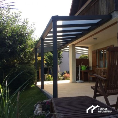 Vedere din lateral - terasa cu structura din aluminiu TERASE DIN ALUMINIU&GLASS SYSTEM Terase cu structura