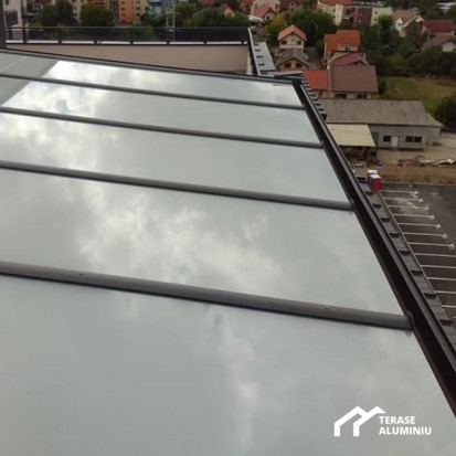 Detalii acoperis terasa TERASE DIN ALUMINIU&GLASS SYSTEM Terase cu structura din aluminiu