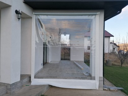 Inchideri terase si balcoane cu folie PVC transparenta Inchideri terase si balcoane cu folie PVC transparenta