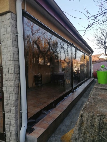 Inchideri terase si balcoane cu folie PVC transparenta Inchideri terase si balcoane cu folie PVC transparenta