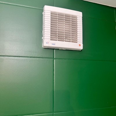 DECO WALL Detaliu baie inainte de amenajare - Tapet personalizat produs in Romania 