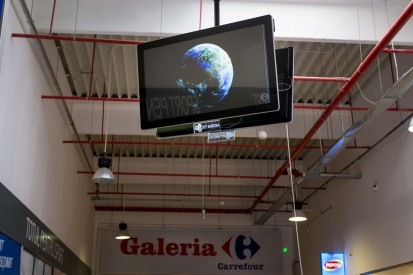 Interior supermarket cu monitor profesional sonorizare ambientala supermarket (200-300 m²) Sisteme sonorizare si digital signage
