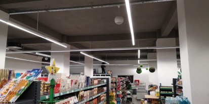 Interior supermarket - dulciuri sonorizare ambientala supermarket (200-300 m²) Sisteme sonorizare si digital signage