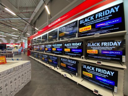 Sectiunea de televizoare a magazinului sonorizare ambientala supermarket (200-300 m²) Sisteme sonorizare si digital signage