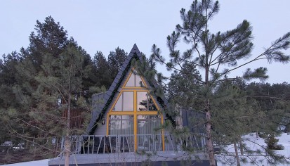 Casa pe structura de lemn tip A-Frame Sat de vacanta Ucraina