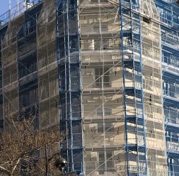 Plase de protectie personalizabile pentru schele si fatade FABRICA DE PLASE