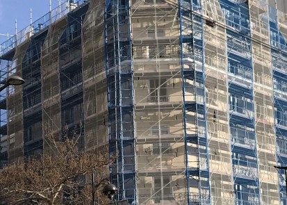 Plase de protectie personalizabile pentru schele si fatade FABRICA DE PLASE