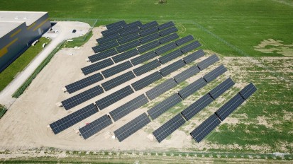 Panouri fotovoltaice pe camp Panouri fotovoltaice