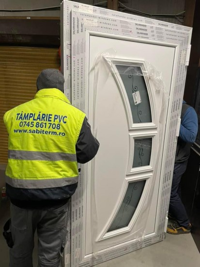 usa-intrare-5 Usi de exterior din PVC pentru case, vile, pensiuni