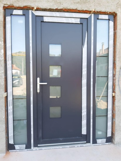 usa-intrare-2 Usi de exterior din PVC pentru case, vile, pensiuni